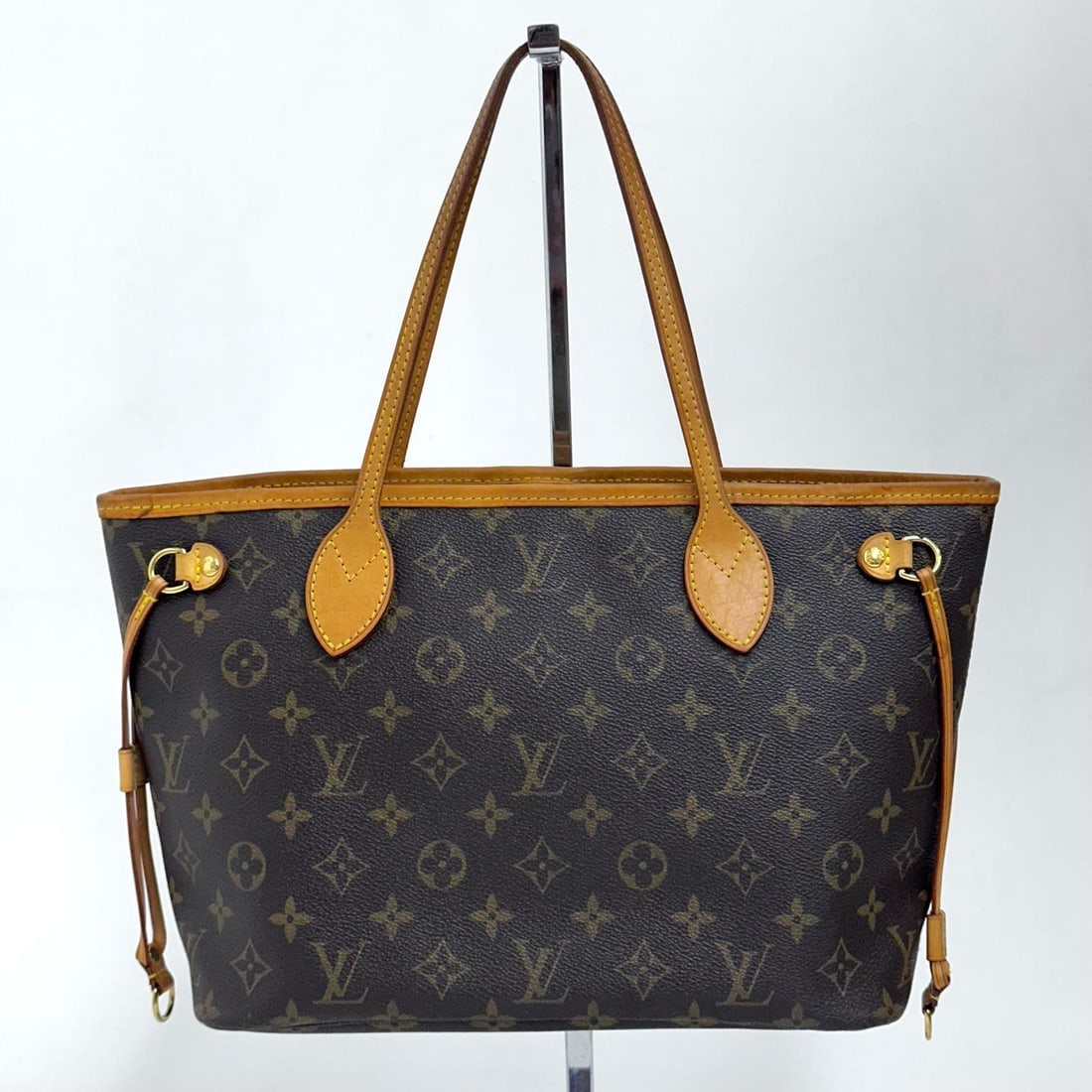 LOUIS VUITTON Neverfull PM Bag in Monogram Canvas (1 of 16)
