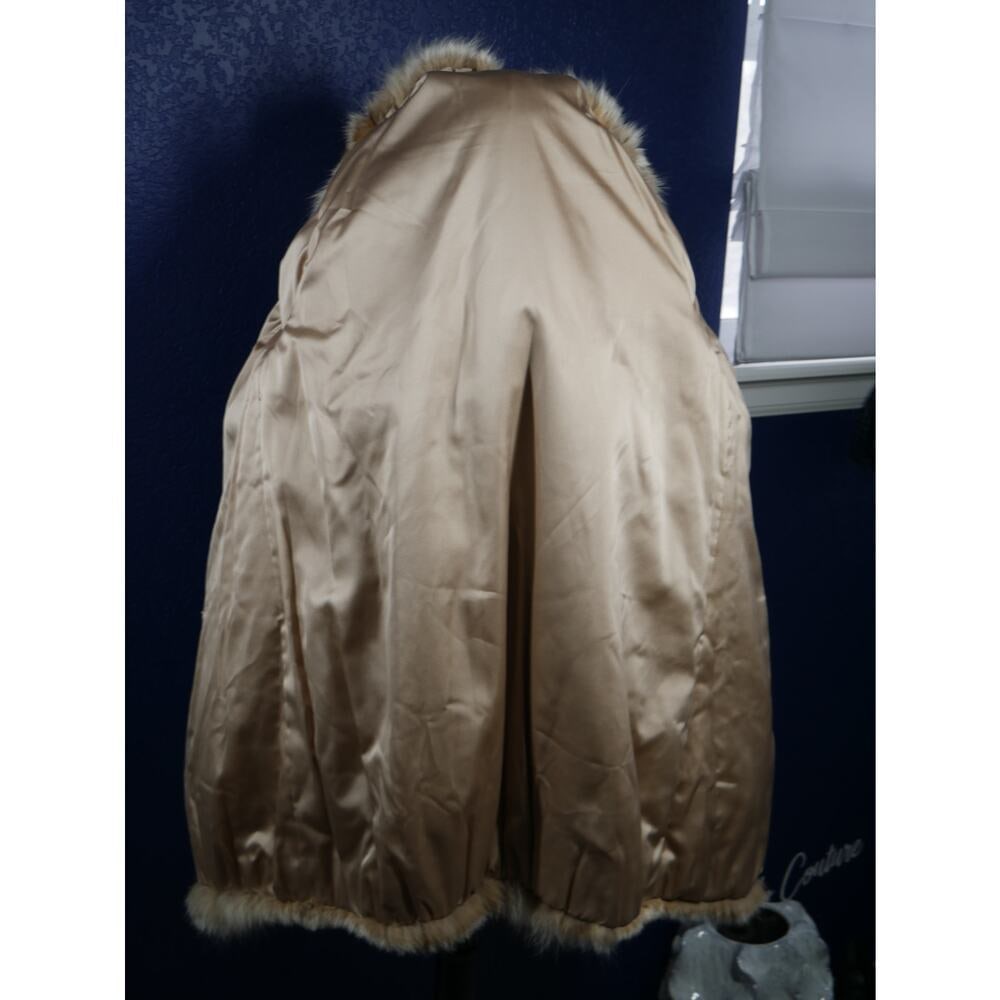 Gorgeous Unique Canadian Lynx Hooded Fur Coat Jacket - 5