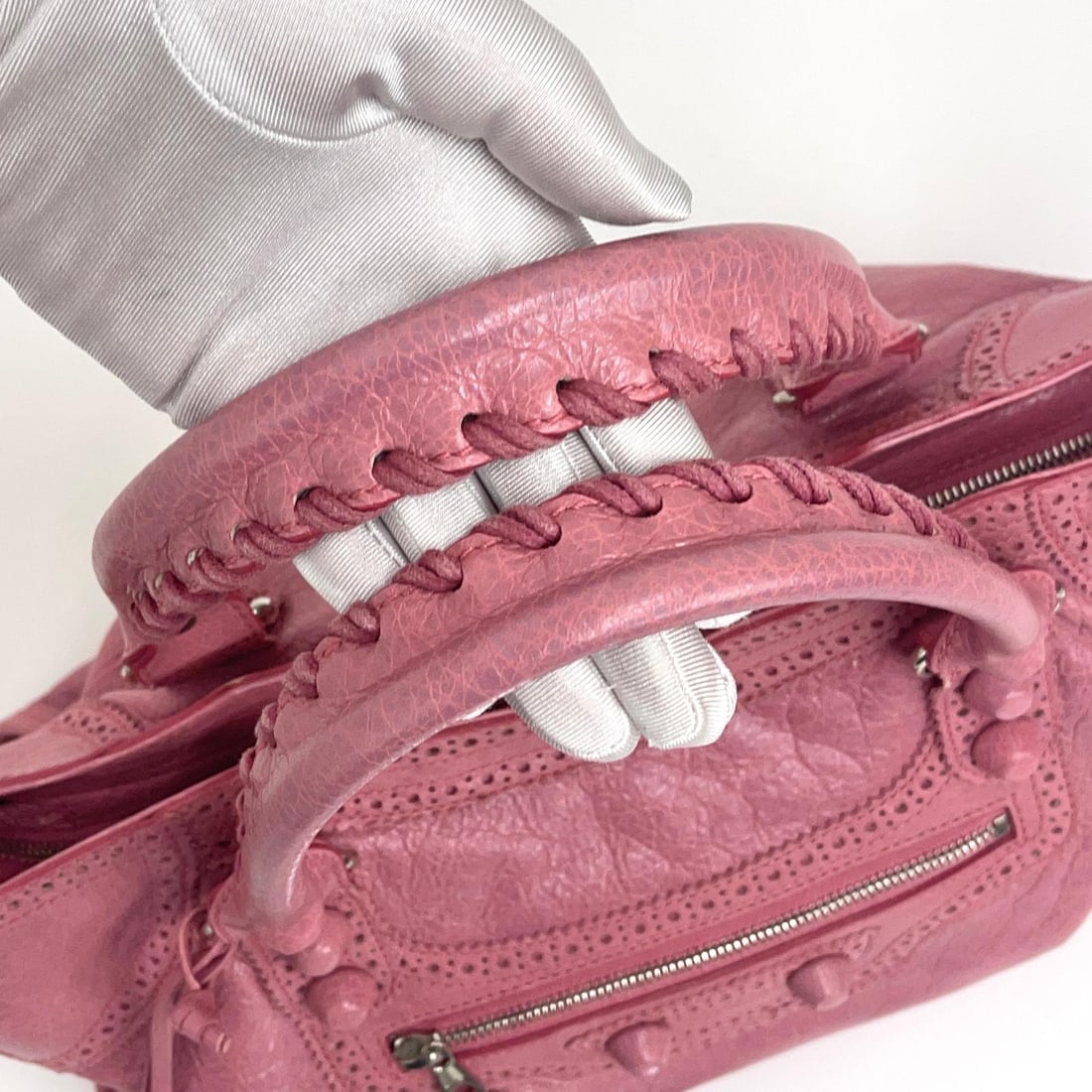 BALENCIAGA Classic City Brogues Handbag in Pink Leather - 7