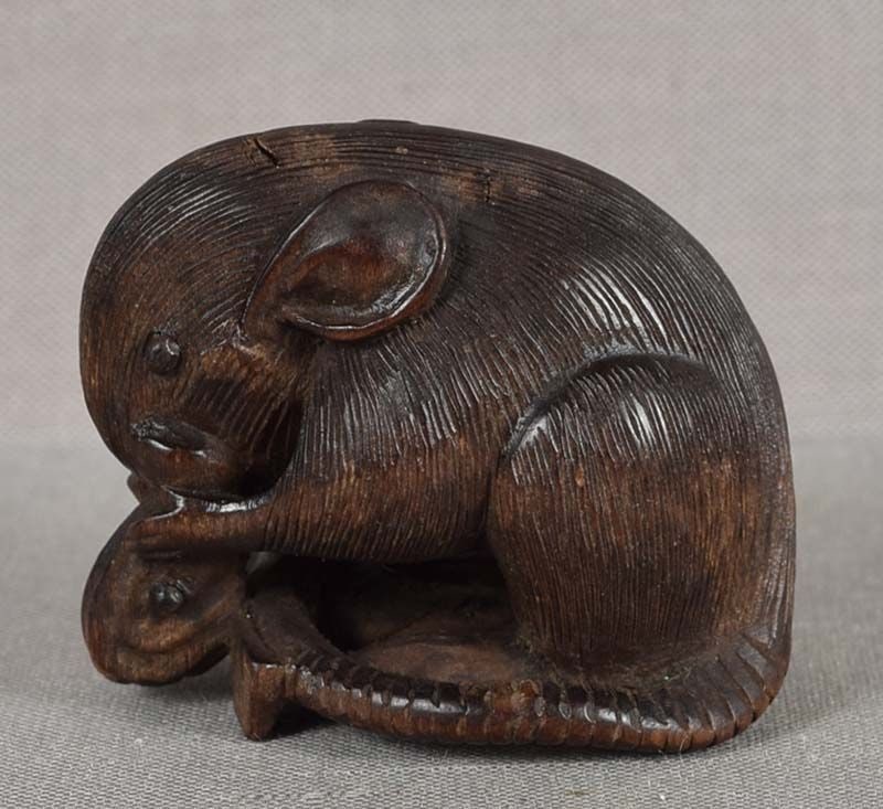 19c netsuke RAT eating dried SHIRASU FISH - 4