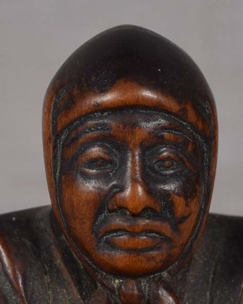 19c netsuke MILLSTONE DRESSER by KISUI - 2