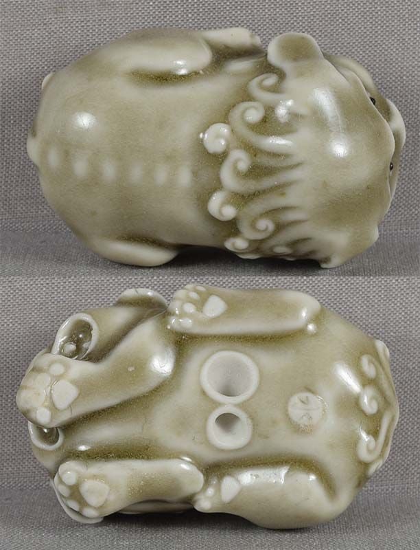 Porcelain netsuke CROUCHING SHISHI by ARMIN MULLER - 4