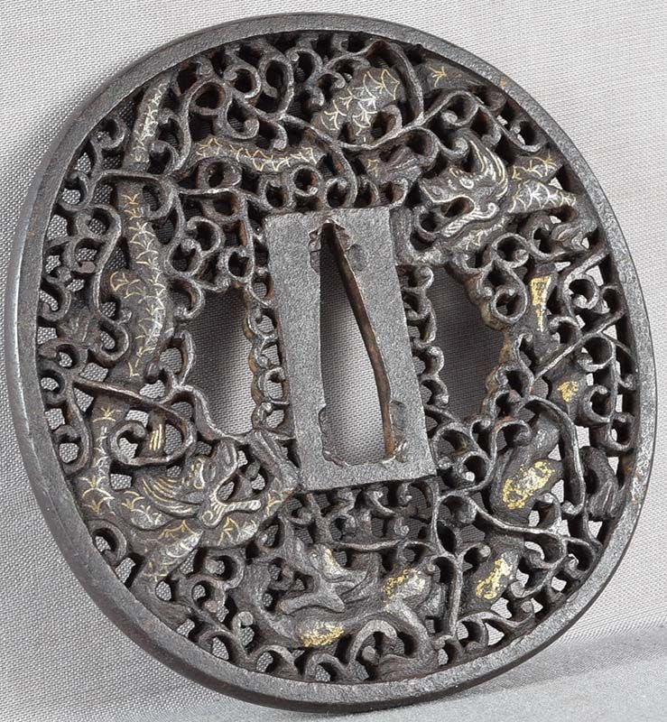 Large 18c Japanese sword TSUBA 3 fighting DRAGONS - 5