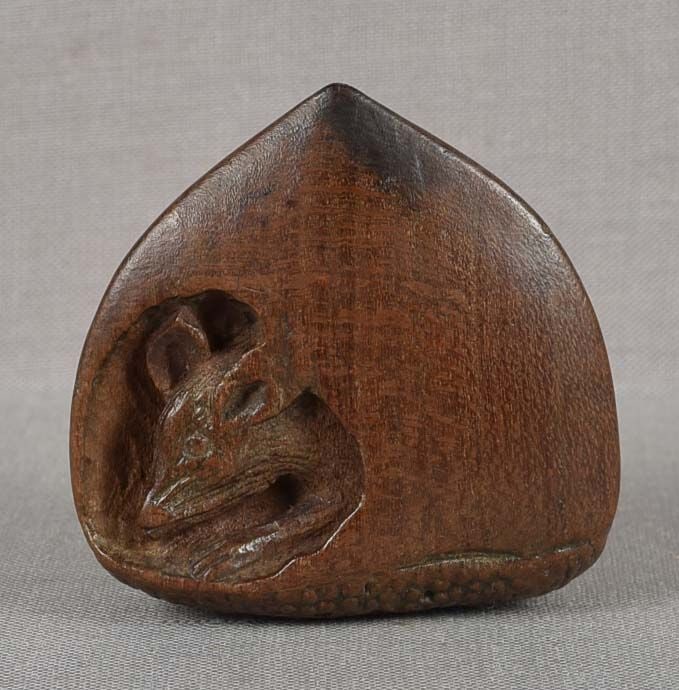 Late Meiji netsuke RAT in chestnut (1 of 5)