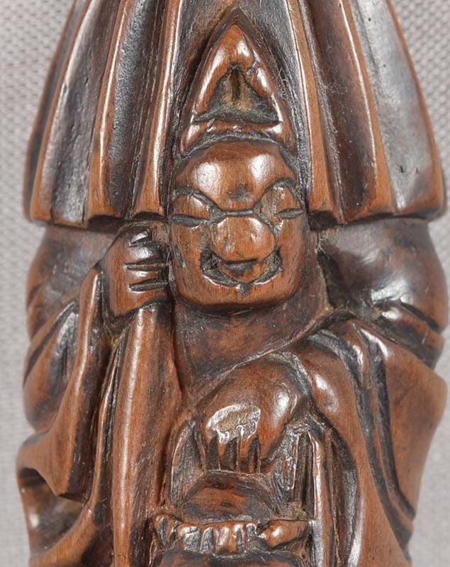 19c netsuke TSURAYUKI disguised as temple servant - 2