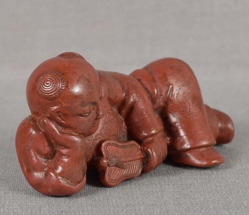 19c lacquer netsuke CHINESE BOY with fan - 3