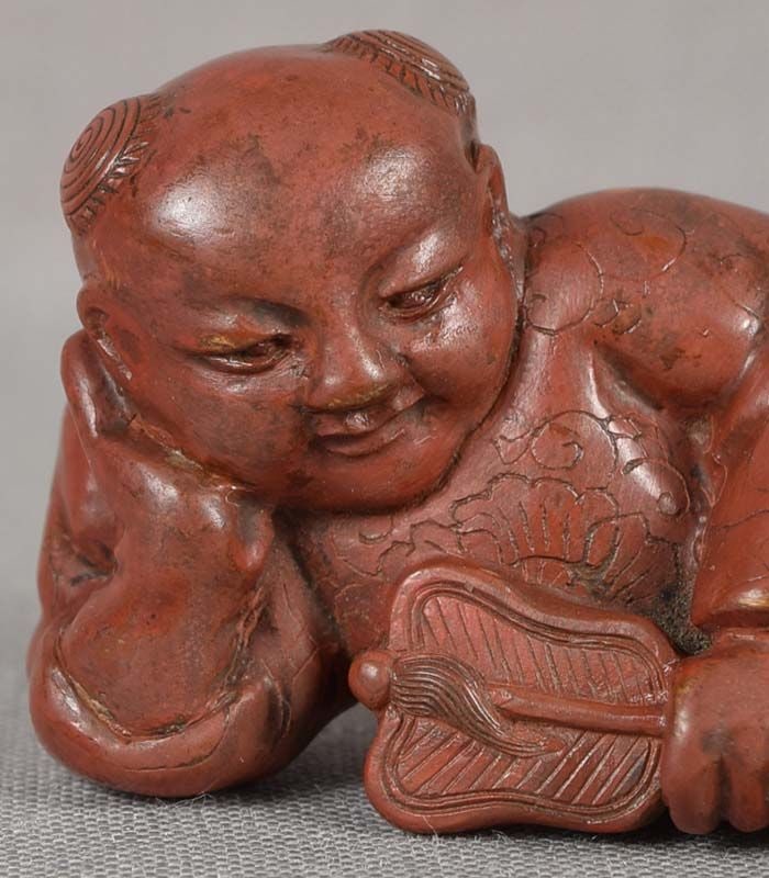 19c lacquer netsuke CHINESE BOY with fan - 6