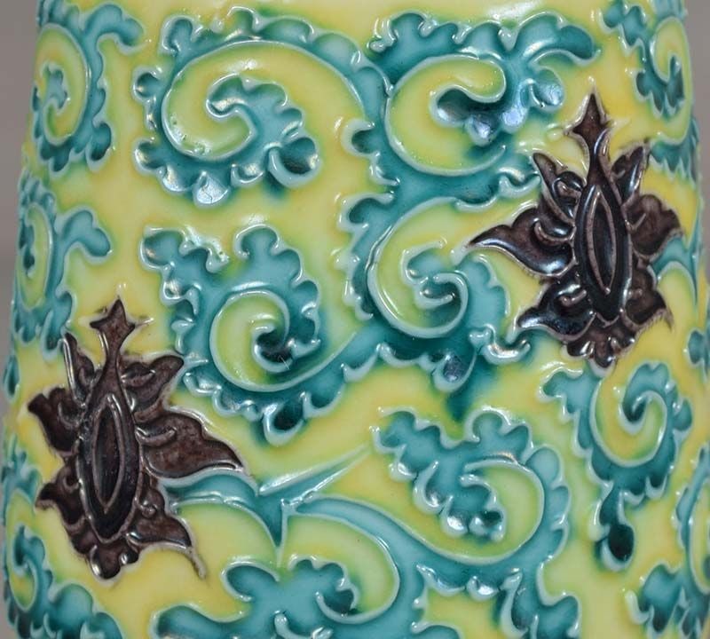 1900s Japanese porcelain tokkuri SAKE BOTTLE by EIRAKU - 6