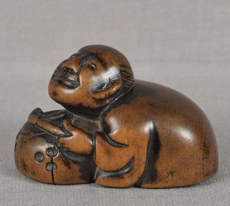 18c netsuke MONK with tobacco pipe - 3