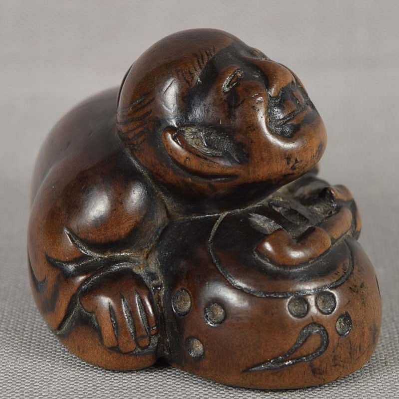 18c netsuke MONK with tobacco pipe - 4