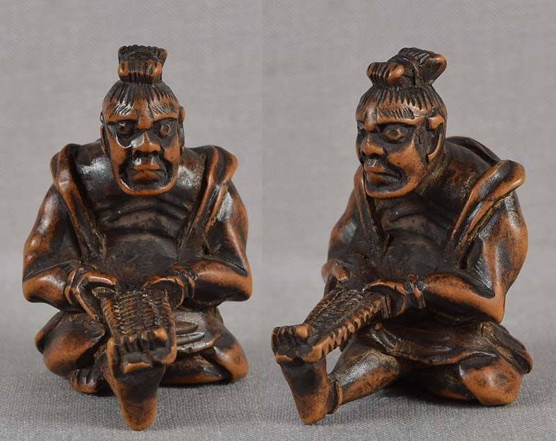 19c netsuke NIO Buddhist Guardian mending straw sandal - 3