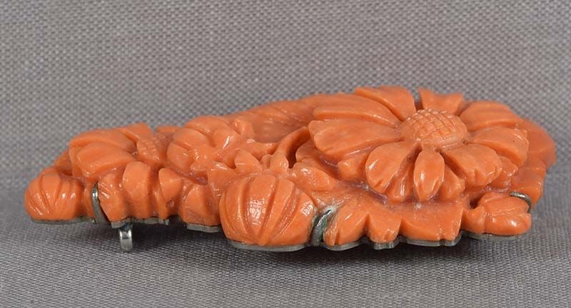 19c CORAL OBIDOME netsuke CHRYSANTHEMUMS - 2