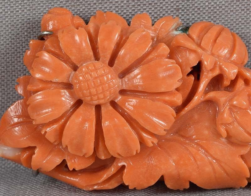 19c CORAL OBIDOME netsuke CHRYSANTHEMUMS - 4