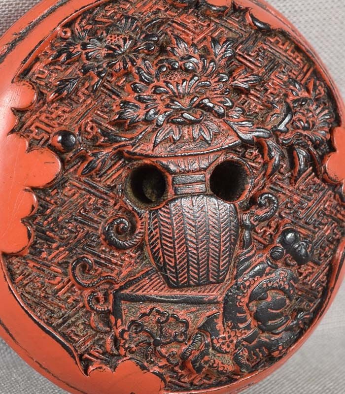 19c lacquer & horn netsuke QUEEN WU with attendants - 5