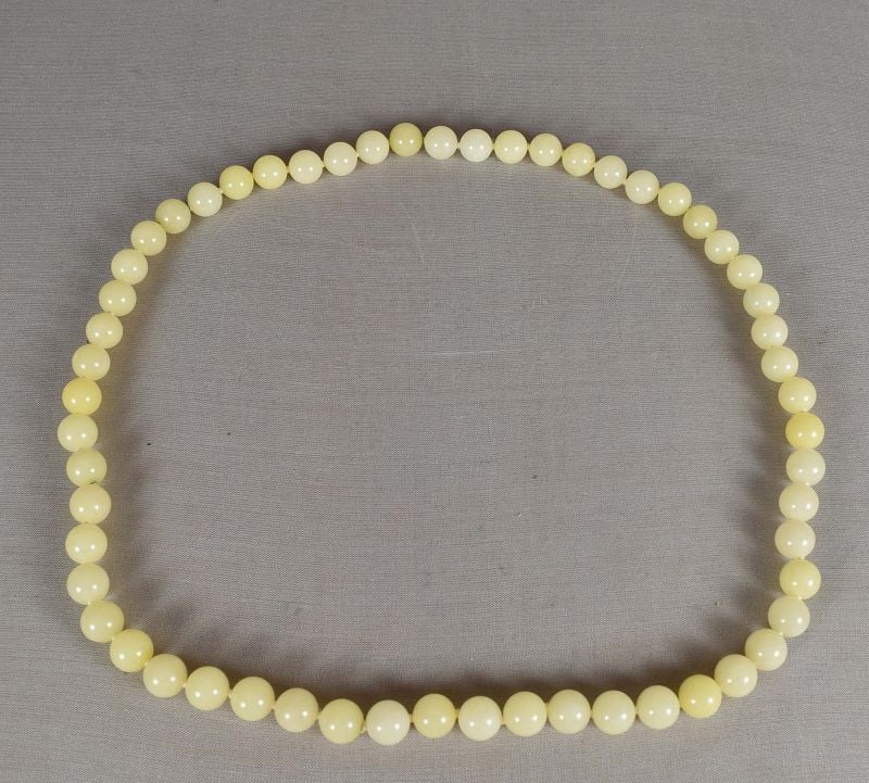 Vintage Chinese JADEITE NECKLACE 10.3 mm beads (1 of 6)