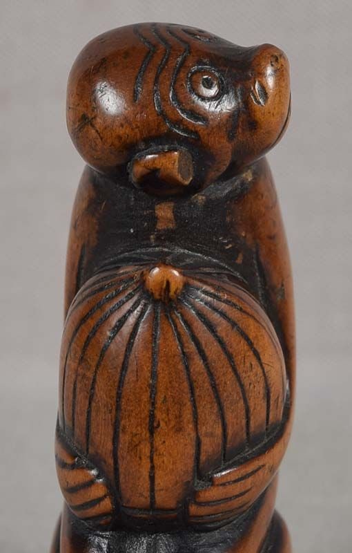 18c netsuke MONKEY with CHESTNUT - 2