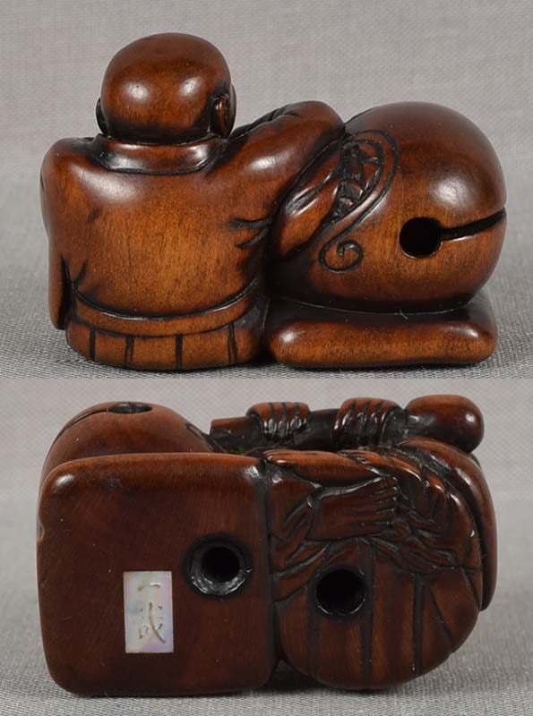 19c netsuke PRIEST with gong by ISSAI ex Greenfield Collection - 4