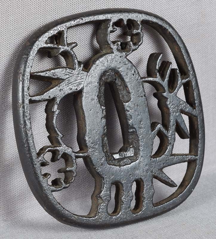 17/18c Japanese sword sukashi TSUBA bamboo and plum - 4