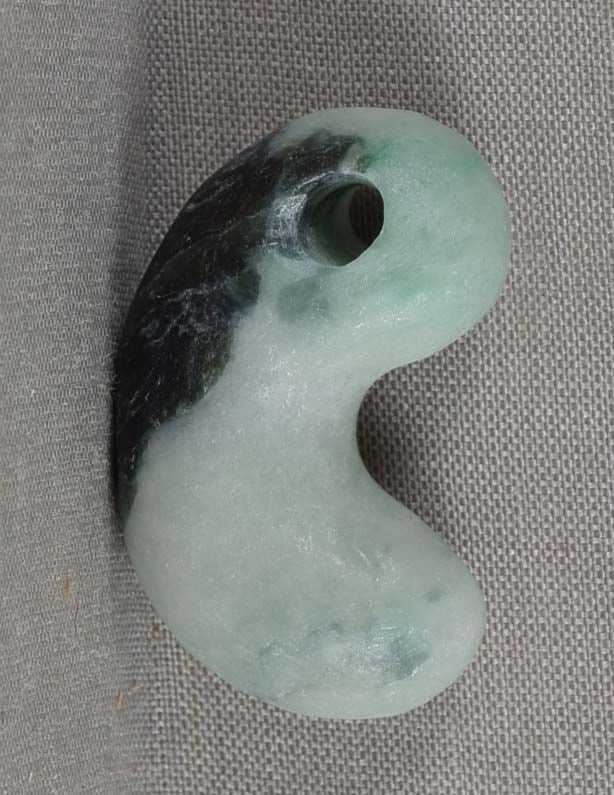 18c Japanese jadeite MAGATAMA bead (1 of 5)