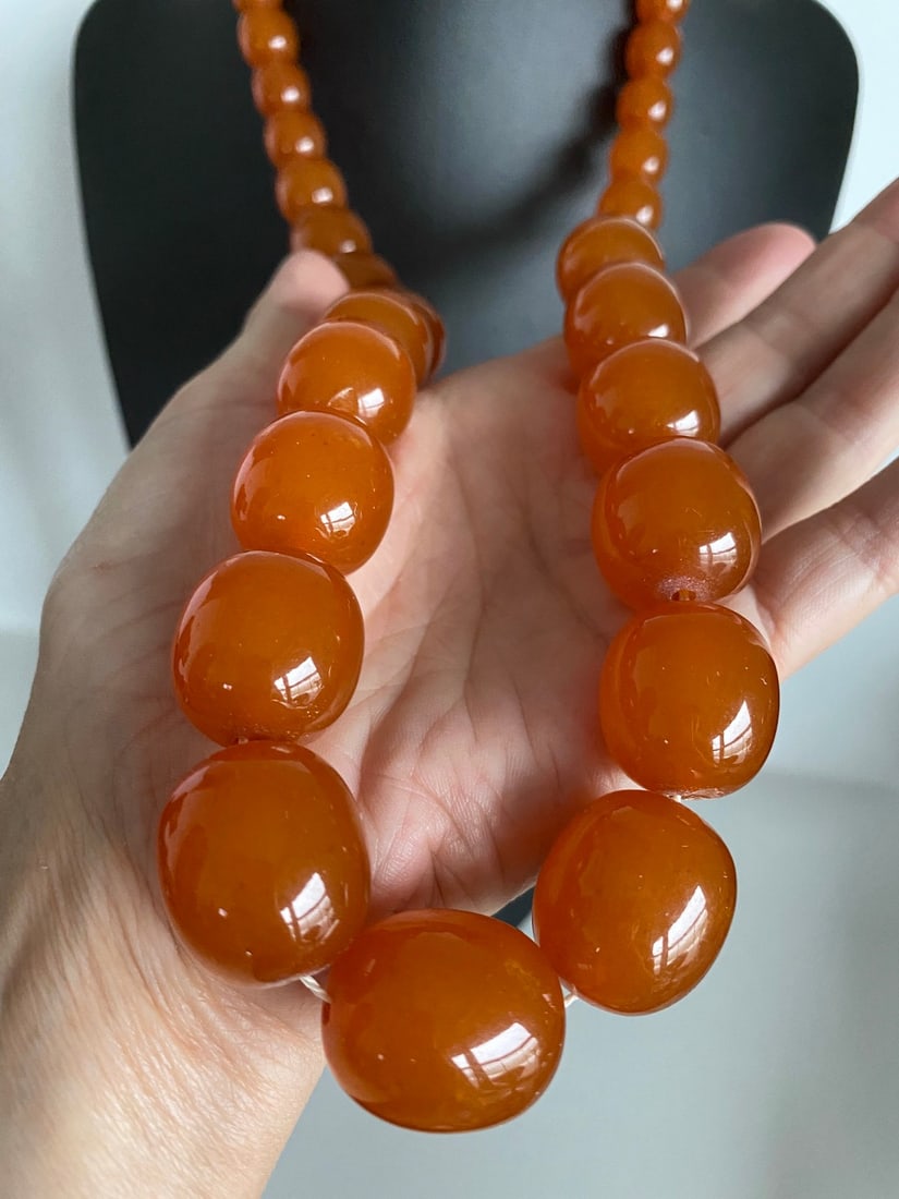 Amazing Vintage Amber Necklace made from Oval shaped Amber beads - 3