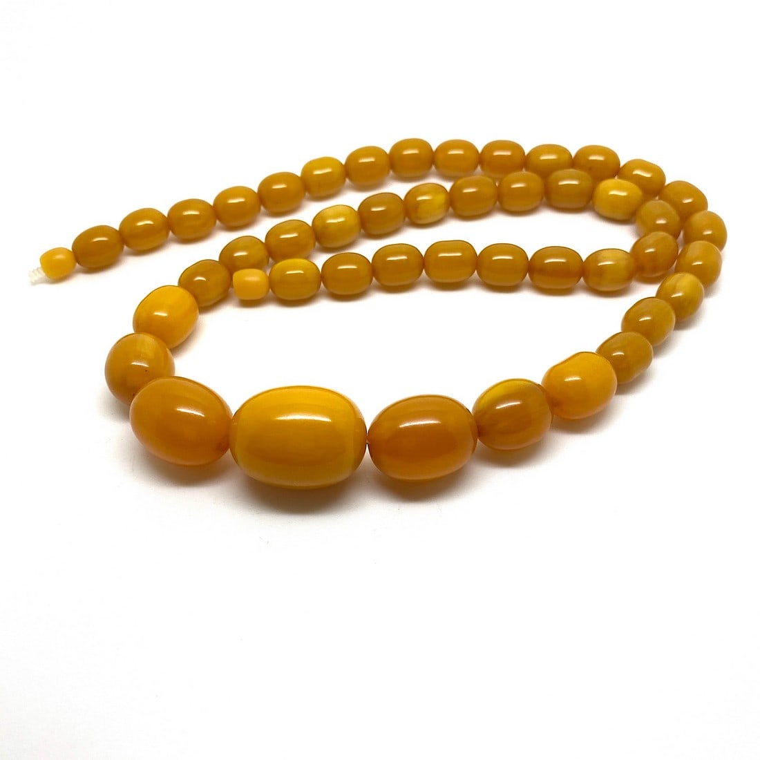 Splendid Bakelite Necklace made from Round Bakelite beads - 2