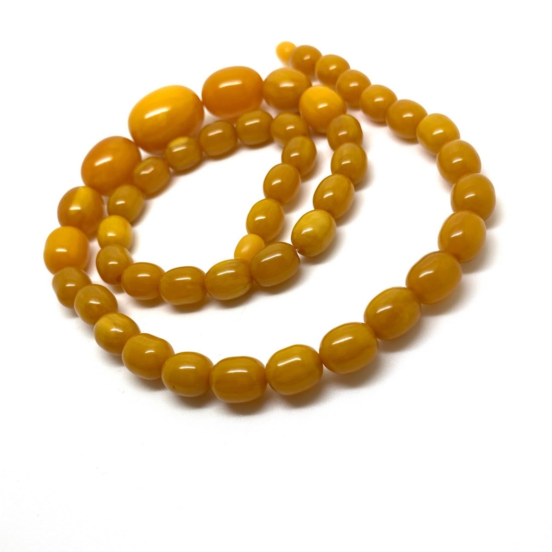 Splendid Bakelite Necklace made from Round Bakelite beads - 3