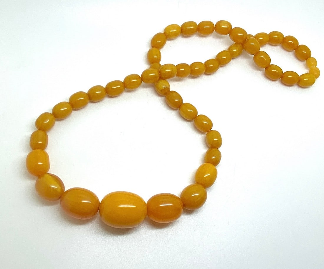 Splendid Bakelite Necklace made from Round Bakelite beads - 6