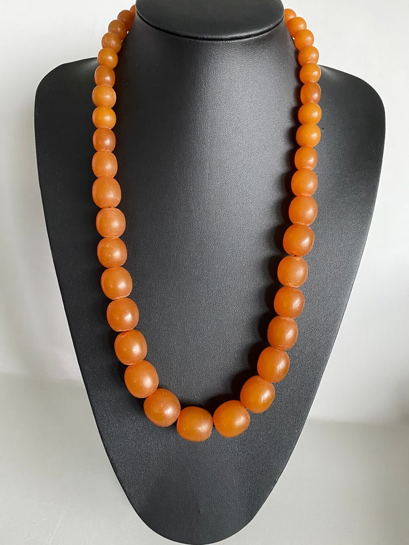 Extraordinary Vintage Amber Necklace made from Oval shaped Amber beads (1 of 8)