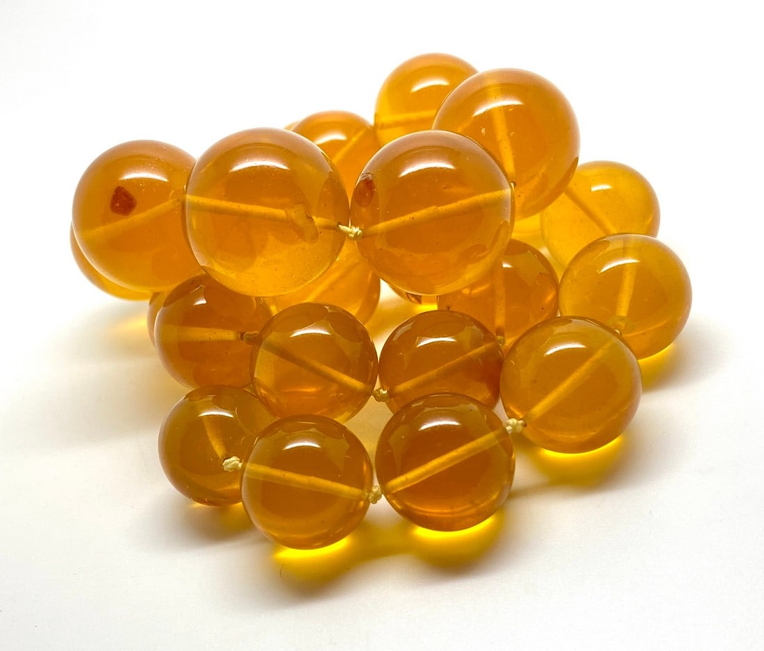 Remarkable Amber Necklace made from Round Amber beads - 4