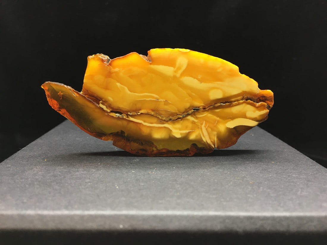 Marvellous Unique Vintage Amber Brooch - 2