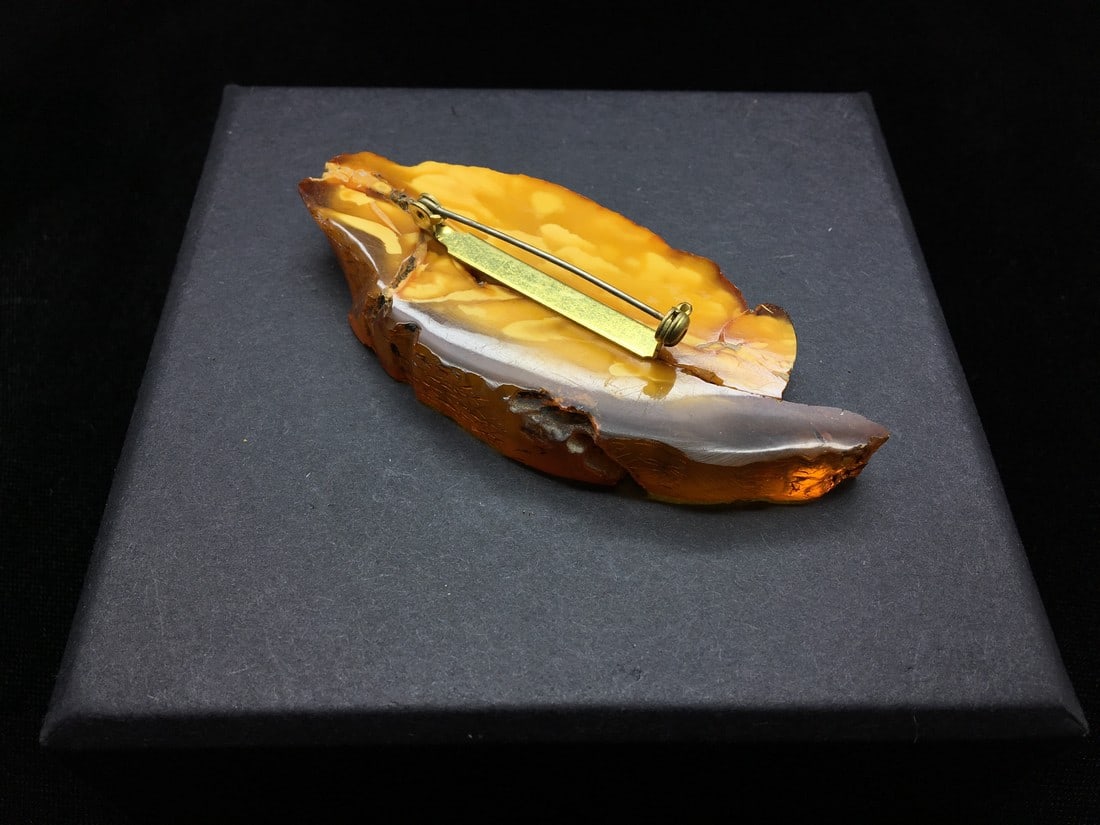 Marvellous Unique Vintage Amber Brooch - 4