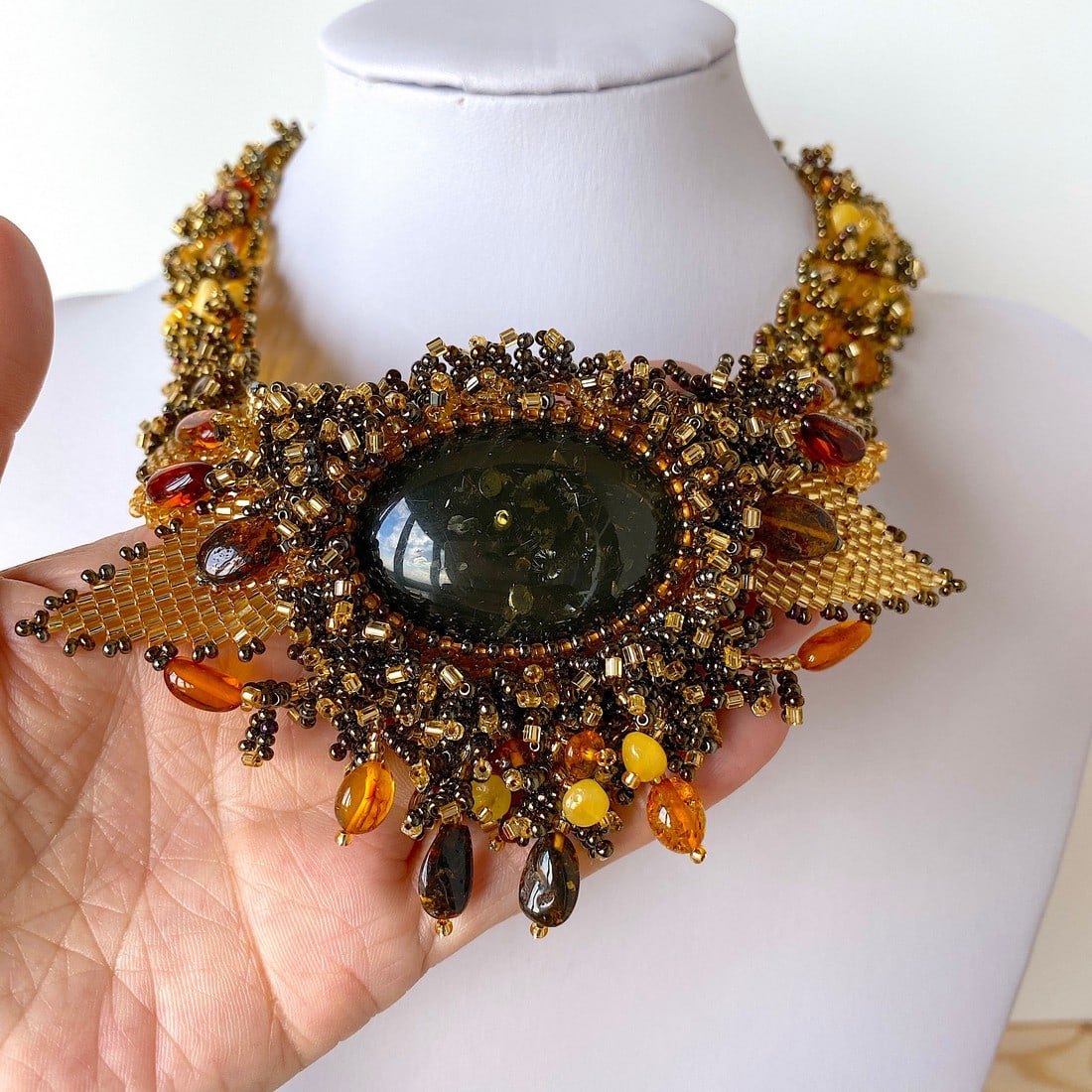 Exquisite Amber Cleopatra necklace - 3