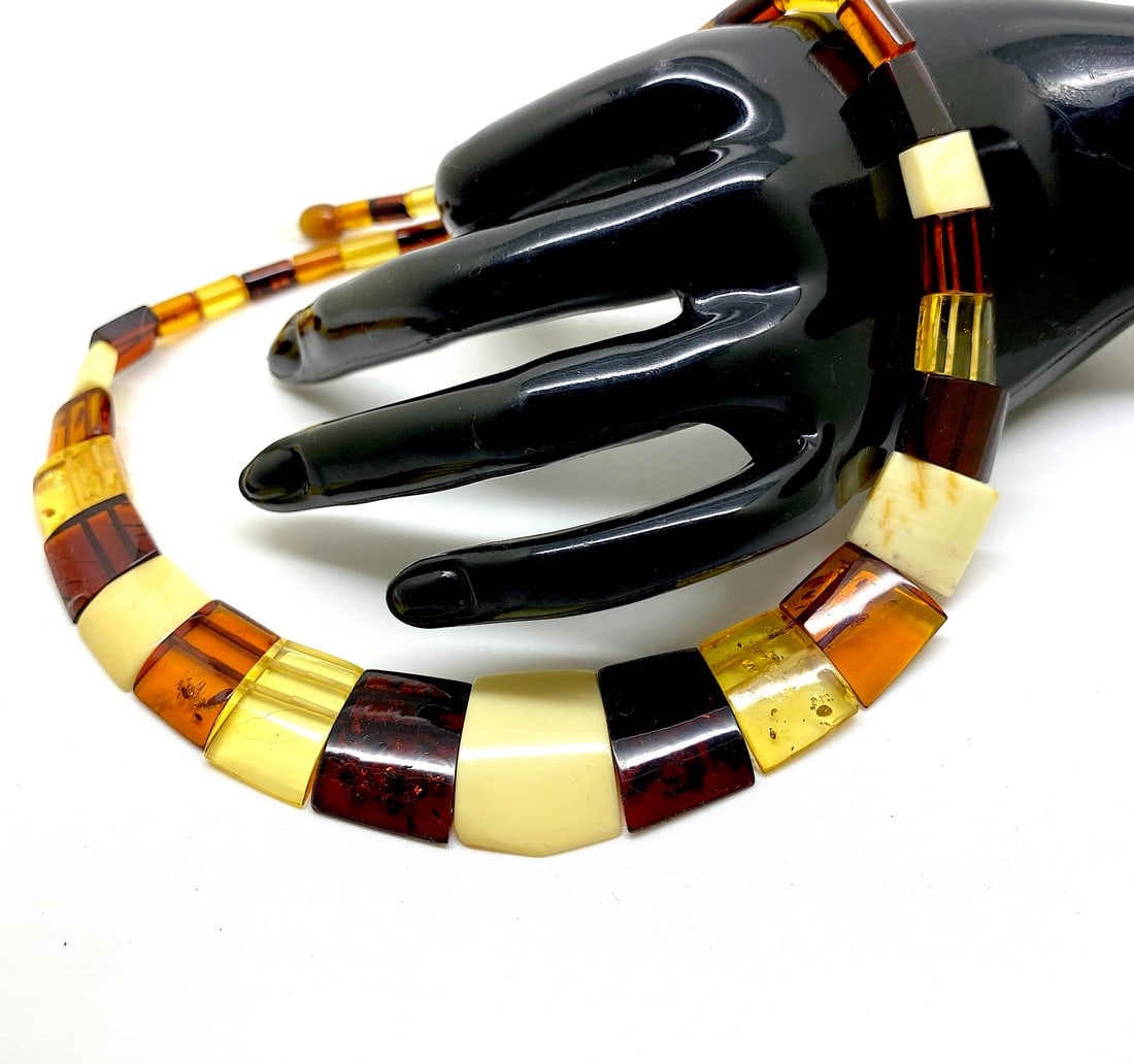 Astonishing Amber Cleopatra necklace - 2