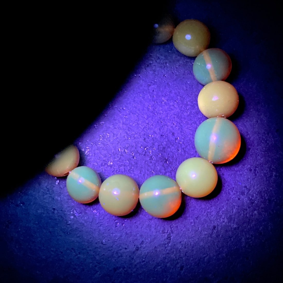 Beautiful Unique Vintage Amber Bracelet made from Round Amber beads - 7