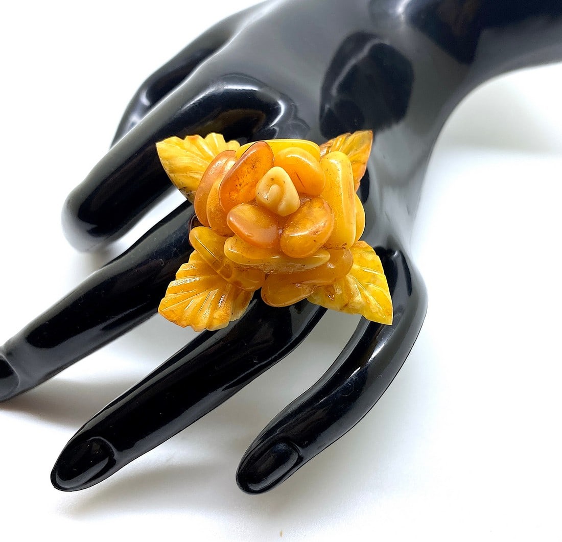 Hand crafter Vintage Amber Brooch - 4