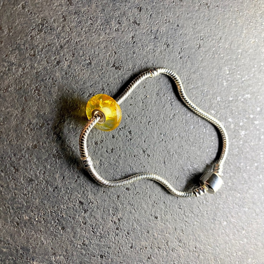 Unique and Grand Amber Bracelet made from Doughnut shaped Amber beads - 2