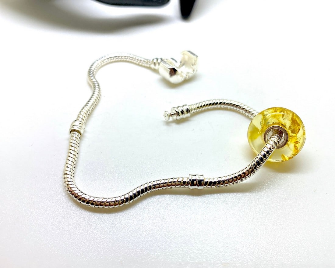 Unique and Grand Amber Bracelet made from Doughnut shaped Amber beads - 7