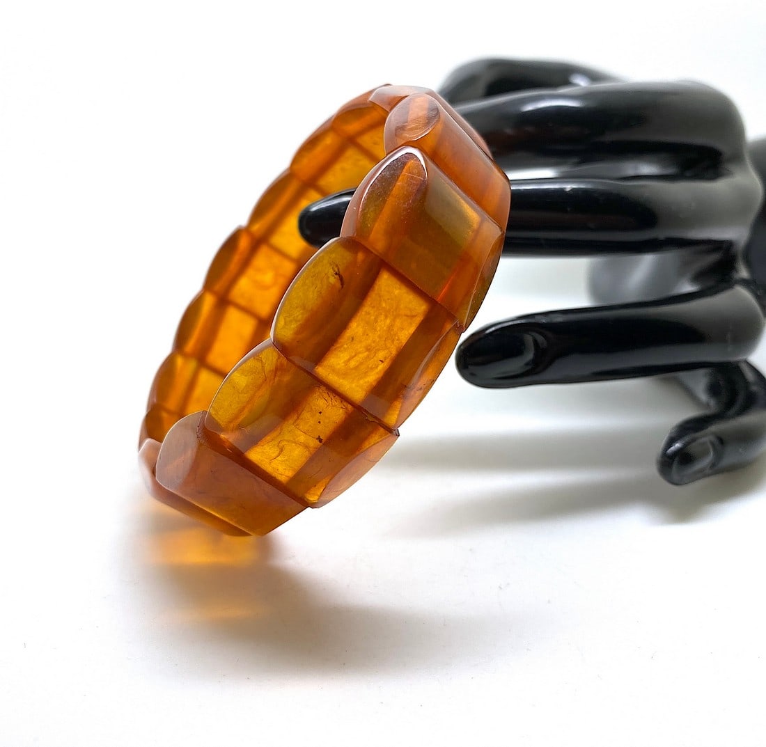 Grand Unique Vintage cut Amber bangle bracalet (1 of 9)