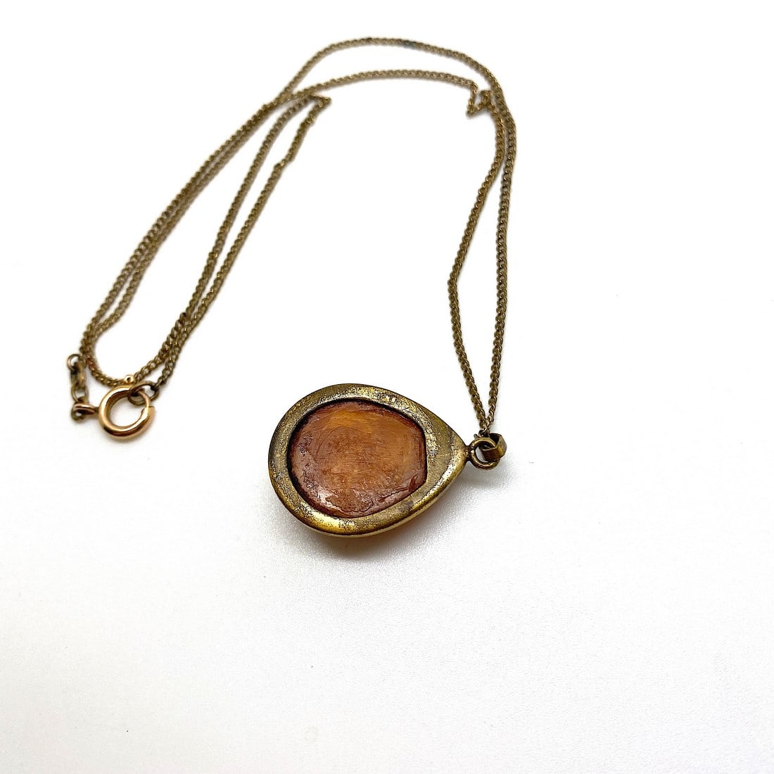 Staggering Vintage Amber Pendant with chain, shaped like a Drop - 4