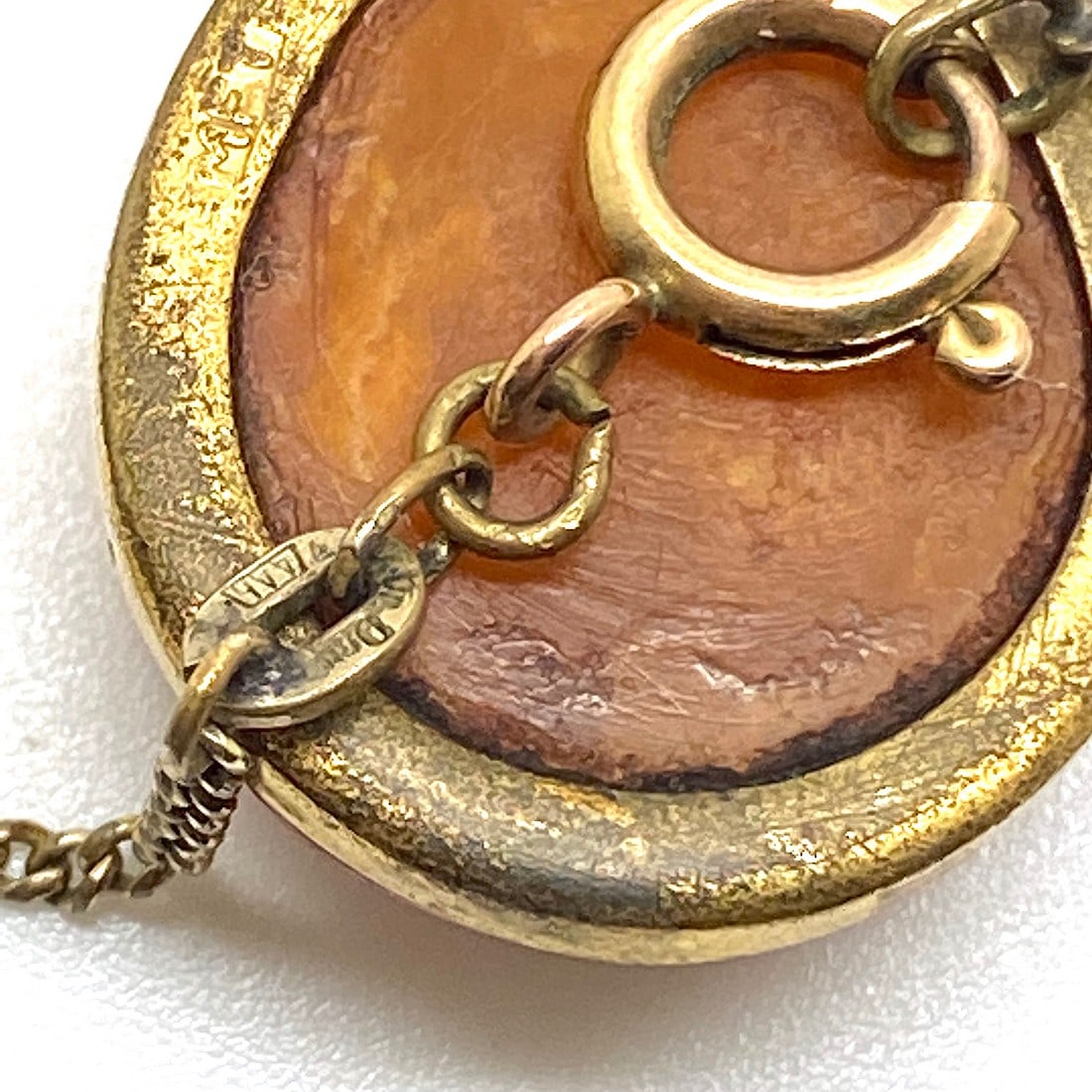 Staggering Vintage Amber Pendant with chain, shaped like a Drop - 5