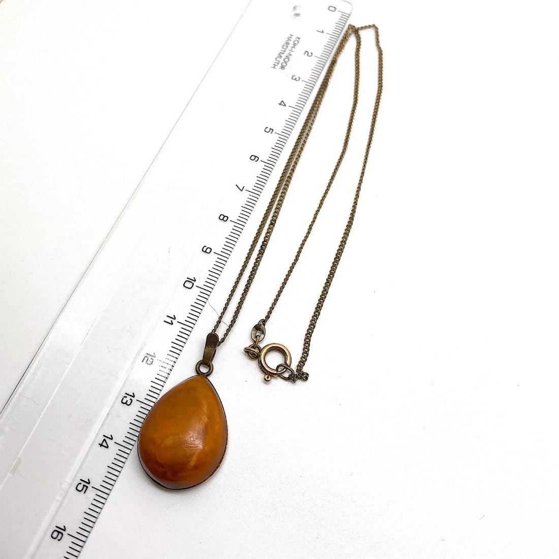 Staggering Vintage Amber Pendant with chain, shaped like a Drop - 8