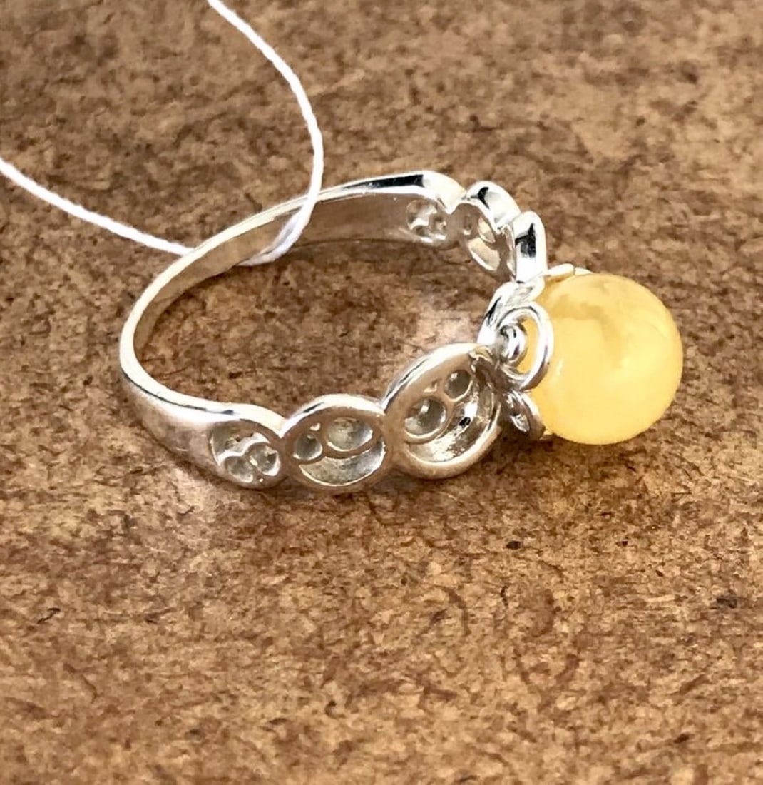 Unique and Grand Amber Ring - 3