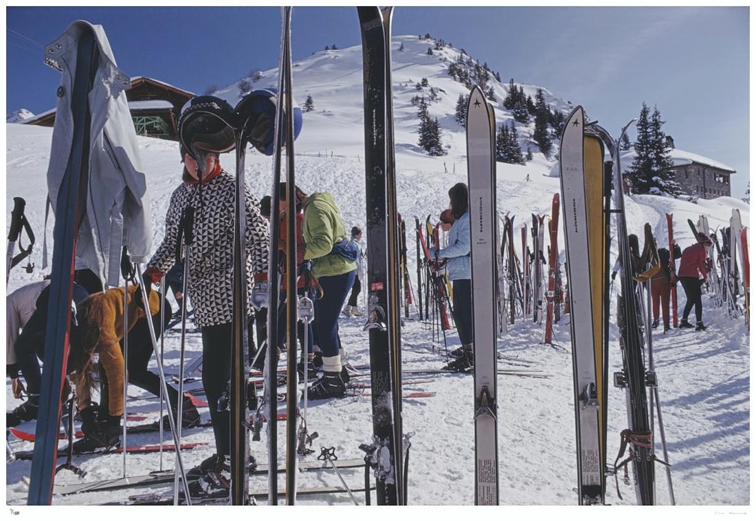 Skiers At Gstaad 1969 - Slim Aarons Estate Stamped: 1969 (printed later) - 7