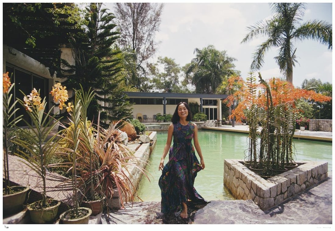 Linda Shaw 1971 - Slim Aarons Estate Stamped: 1971 (printed later) - 7