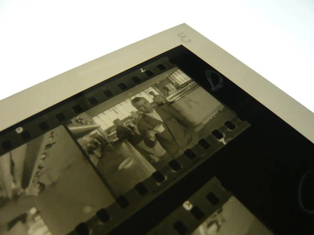 Slim Aarons Official Estate Print - Digging For Clams - Oversize: 1960 (printed later) - 20