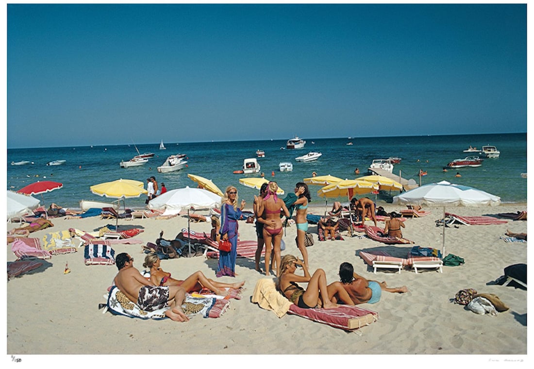 Saint-Tropez Beach 1977 - Slim Aarons Estate Stamped: 1977 (printed later) - 18