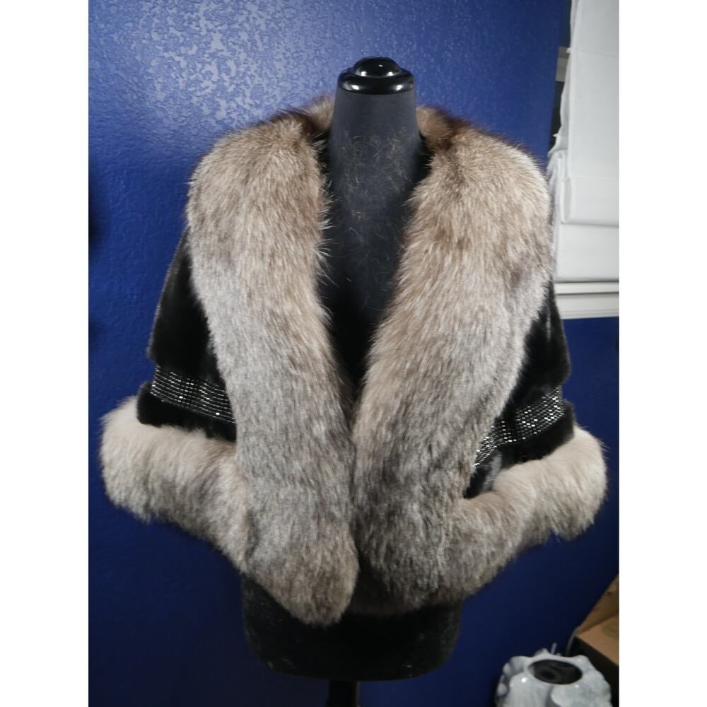 Stunning Black female Mink & Indigo Fox Fur Stole Wrap Cape Coat Jacket (1 of 6)