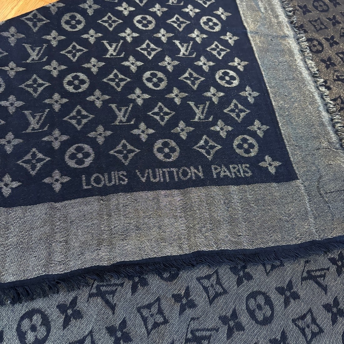 Louis Vuitton Black & Gold 60% Silk 40% Wool Large Shawl - 19