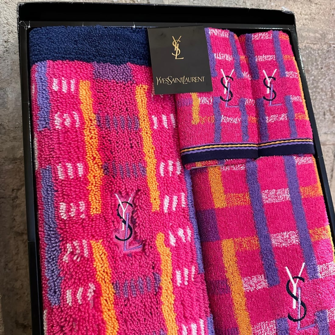 YVES SAINT LAURENT "Bathroom Set" Rug/2 Guest Towels/1 Face Towel - 2
