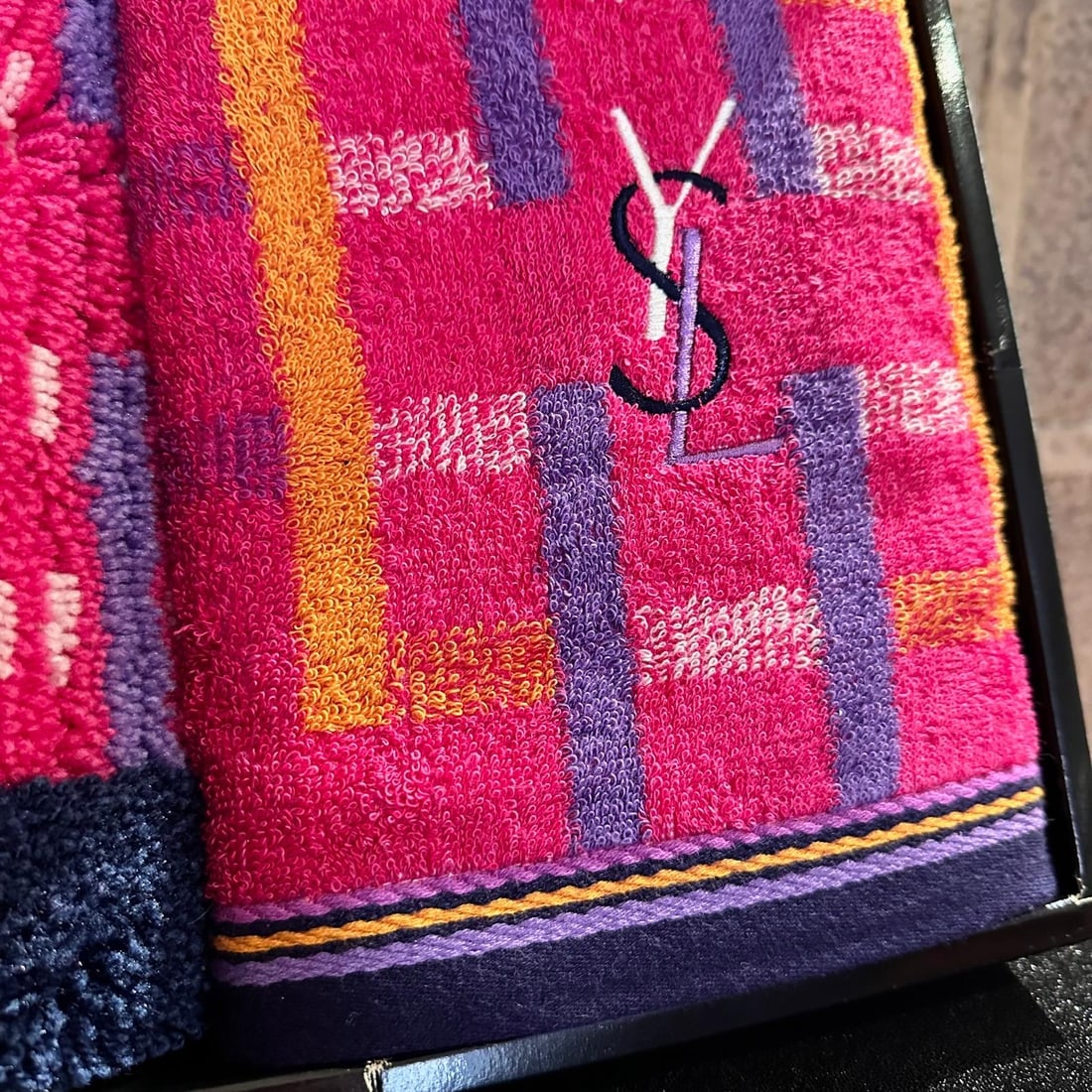 YVES SAINT LAURENT "Bathroom Set" Rug/2 Guest Towels/1 Face Towel - 5